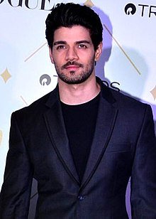 Suraj Pancholi - Wikiunfold.com